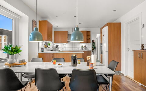 Elene - from the Sea: Meubles, Design Intérieur, Sol, Chaise, Cuisine, Bois, Table Cuisine Et Salle A Manger, Plafond, Luminaire, Sol