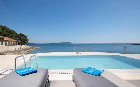Dubravka: Piscine, Loisir, Recours, Mobilier De Jardin, Vacances, Ombre, Ville Resort, Villa, Tropiques, Hôtel