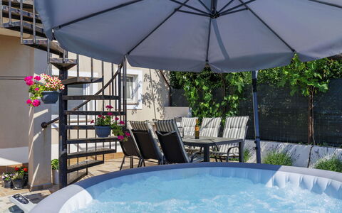 L&V: Piscine, Mobilier De Jardin, Parapluie, Meubles, Pot De Fleur, Composite, Chaise, Ombre, Loisir, Plante D'Appartement