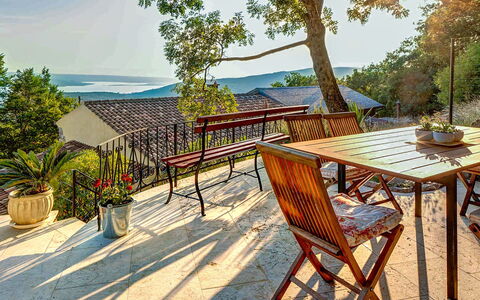 Villa Erta: Meubles, Chaise, Mobilier De Jardin, Ombre, Tableau De Plein Air, Lumière Du Soleil, Jardin, Eco Hôtel, Cour, Arrière-Cour
