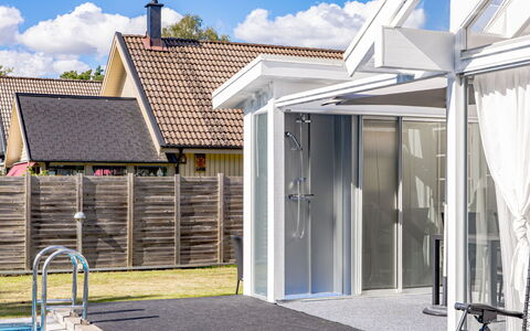 Skreanäs: Porte, Domicile, Composite, Ombre, Conception, Cour, Structure En Plein Air, Siding, Porche, Plate-Forme