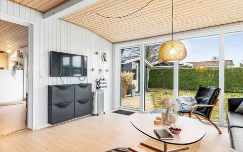 Sampsa - 350M from the Sea: Design Intérieur, Sol, Bois, Meubles, Plafond, Sol, Éclairage, Parquet, Luminaire, Domicile
