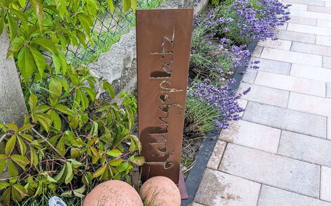 Helfrichs Ferienwohnung: Arbuste, Couverture De Sol, Jardin, Aménagement Paysager, Herbe, Pot De Fleur