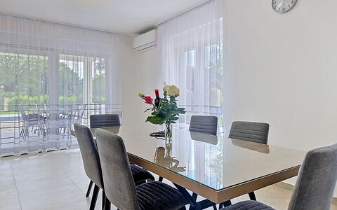 Nature: Meubles, Design Intérieur, Sol, Table, Bois, Sol, Chaise, Salle À Manger, Table Cuisine Et Salle A Manger, Éclairage