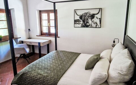 Nido di Falco: Meubles, Lit, Design Intérieur, Chambre, Bois, Sol, Sol, Plafond, Literie, Éclairage