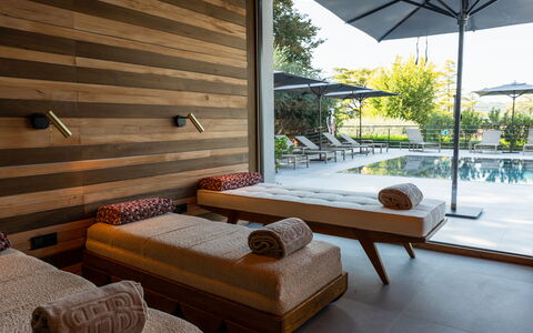 Villa Bocchi by Geco Vacation Rentals: Bois, Meubles, Piscine, Sol, Mobilier De Jardin, Sol, Design Intérieur, Composite, Recours, Tache De Bois