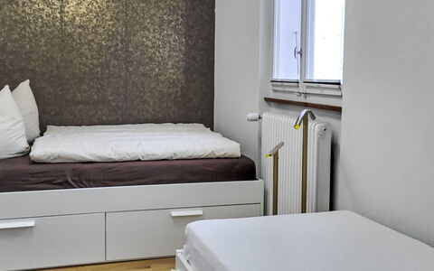 Apartment Mila: Lit, Meubles, Design Intérieur, Literie, Chambre, Sol, Mur, Drap De Lit, Sol, Bois