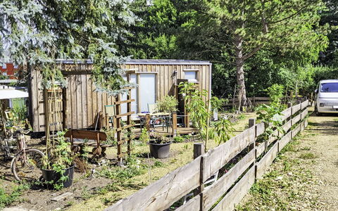 Tiny House Cottage Herbert: Bois, Arbuste, Jardin, Communauté Des Plantes, Zone Rurale, Arrière-Cour, Chalet, Batiments Jardin, Cabanon