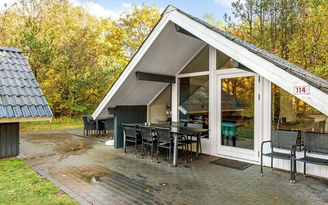 Avni - 30Km from the Sea: Meubles, Mobilier De Jardin, Vaisselle, Table, Drinkware, Chaise, Tableau De Plein Air, Aliments, Bouteille