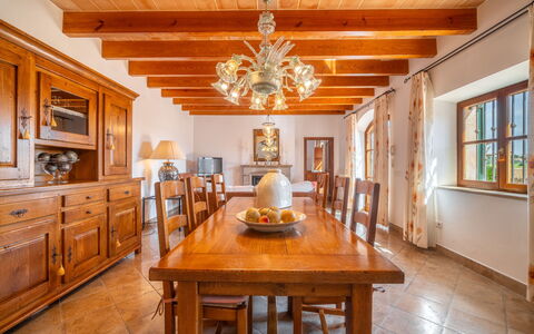 Son Peroti: Meubles, Design Intérieur, Sol, Bois, Plafond, Sol, Luminaire, Table, Salle À Manger, Pièce