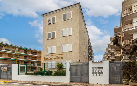 Balandro: Appartement, Design Urbain, Condominium, Balcon, Hôtel