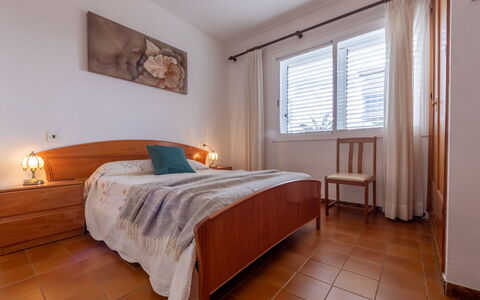 Balandro: Lit, Meubles, Design Intérieur, Chambre, Sol, Sol, Drap De Lit, Literie, Mur, Bois
