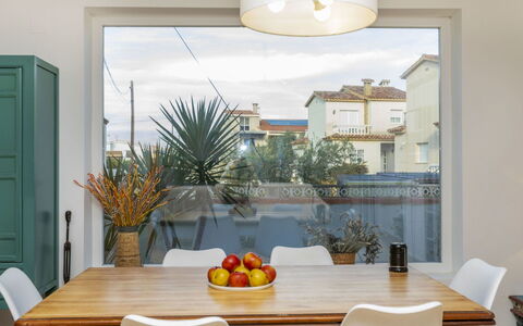 Balada Playa: Meubles, Design Intérieur, Table, Chaise, Domicile, Éclairage, Table Cuisine Et Salle A Manger, Verre, Salle À Manger, Pot De Fleur