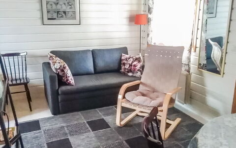Kulta-Käkönen 6 by Bomba: Meubles, Sol, Bois, Sol, Design Intérieur, Textile, Pièce, Salon, Canapé, Chaise