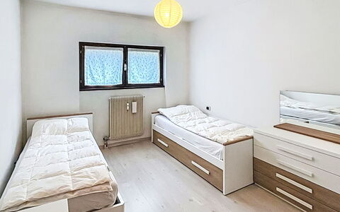 Gaggia: Chambre, Bois, Lit, Sol, Design Intérieur, Sol, Pièce, Meubles, Literie, Cadre De Lit