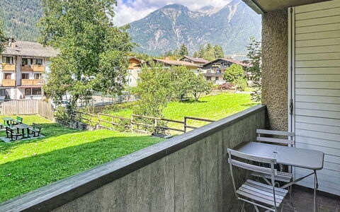 Pinzolo 205: Chaîne De Montagnes, Vallée, Pelouse, Alpes, Cour, Balcon, Village De Montagne, Cour