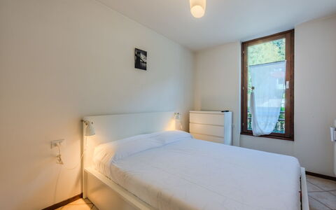 Pinzolo 205: Design Intérieur, Lit, Chambre, Sol, Sol, Bois, Pièce, Plafond, Drap De Lit, Literie