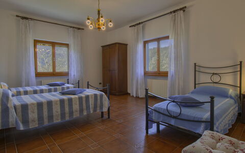 Pianaccio: Meubles, Design Intérieur, Bois, Sol, Sol, Pièce, Plafond, Lit, Chambre, Chaise