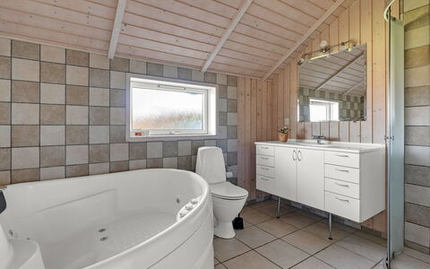 Gudrid - 550M from the Sea: Luminaire Plomberie, Sol, Bois, Design Intérieur, Sol, Plafond, Salle De Bains, Plomberie, Robinet, Évier