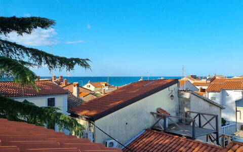 Mamma Mia: Bleu, Toit, Horizon, Zone Résidentielle, Maison, Domicile, Mer, Océan, Balcon, Banlieue
