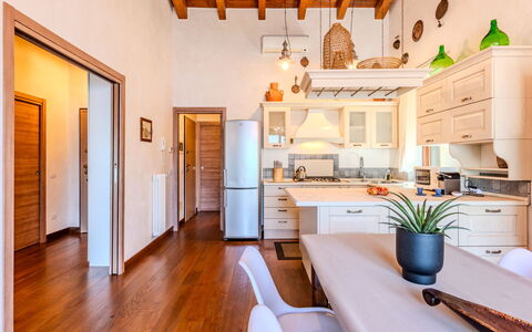 Dervio 623: Meubles, Design Intérieur, Sol, Sol, Bois, Chaise, Cuisine, Plafond, Comptoir, Parquet
