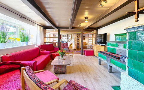 Schwarzwaldhof mit Pool & Sauna: Plafond, Design Intérieur, Meubles, Sol, Sol, Pièce, Canapé, Salon, Salle, Chaise