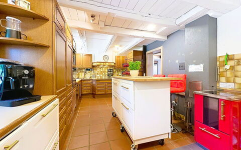 Schwarzwaldhof mit Pool & Sauna: Sol, Design Intérieur, Meubles, Cuisine, Bois, Plafond, Sol, Comptoir, Principaux Appliance, Cabinetry