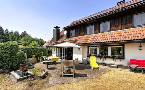 Schwarzwaldhof mit Pool & Sauna: Bâtiment, Fenêtre, Maison, Toit, Domicile, Façade, Zone Résidentielle, Chalet, Porte, Biens
