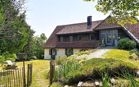 Schwarzwaldhof mit Pool & Sauna: Herbe, Maison, Toit, Arbuste, Domicile, Chalet, Paysage, Zone Rurale, Lot Terre