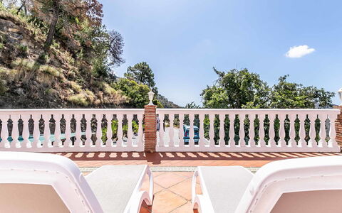 Hacienda Competa: Porche, Balcon, Recours, Balustre, Chaise, Eco Hôtel, Tache De Bois, Mobilier De Jardin, Plate-Forme, Villa