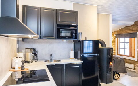 Katajamäki: Appareil De Cuisine, Cuisine, Design Intérieur, Principaux Appliance, Meubles, Sol, Électroménager, Plafond, Éclairage, Comptoir