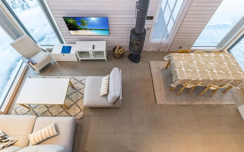 Villa Vesla: Meubles, Design Intérieur, Sol, Canapé, Sol, Bois, Salon, Plafond, Éclairage