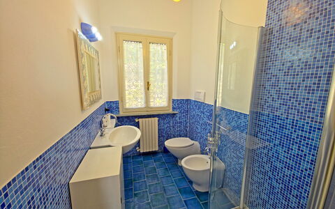 Villa Il Giardino: Bleu, Sol, Sol, Design Intérieur, Tuile, Composite, Luminaire Plomberie, Salle De Bains, Céramique