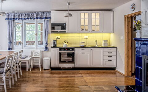Na Stráni: Cuisine, Bois, Meubles, Design Intérieur, Comptoir, Sol, Pièce, Appareil De Cuisine, Sol, Principaux Appliance