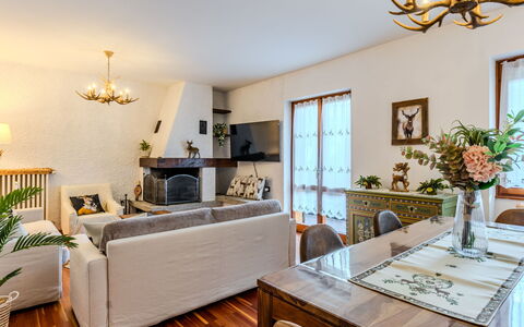 Maison Ginevra: Meubles, Design Intérieur, Sol, Bois, Plafond, Pièce, Salon, Canapé, Sol, Domicile