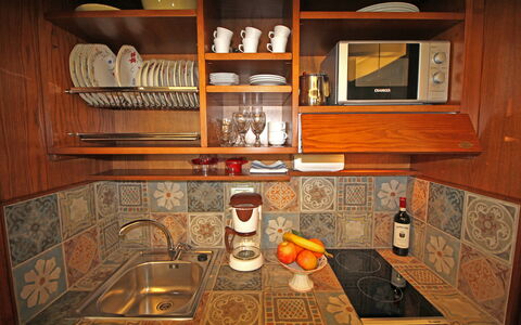 La Casa sulla Piazza: Bois, Cuisine, Design Intérieur, Sol, Marron, Cabinetry, Tache De Bois, Sol, Appareil De Cuisine, Pièce