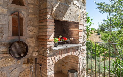 Casale Nido: Brique, Brickwork, Mur De Pierre, Jardin, Cheminée, Dalle, Aménagement Paysager, Arrière-Cour