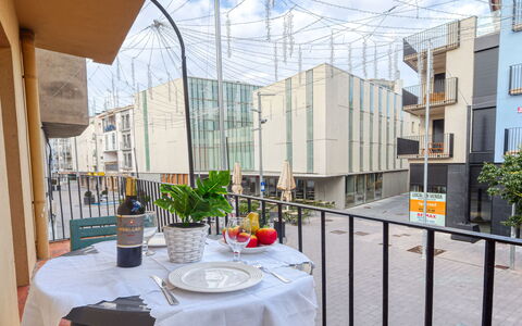 Roses 713: Balcon, Appartement, Le Fer, Pot De Fleur, Plante D'Appartement, Restaurant, Chaise, Store