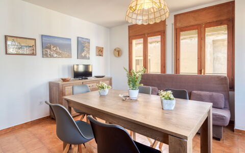 Roses 713: Meubles, Design Intérieur, Sol, Sol, Bois, Table, Pièce, Plafond, Salle À Manger, Table Cuisine Et Salle A Manger