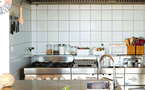 La Dorianzza: Cuisine, Appareil De Cuisine, Design Intérieur, Comptoir, Électroménager, Cuisinière, Principaux Appliance, Cabinetry, Pièce, Evier