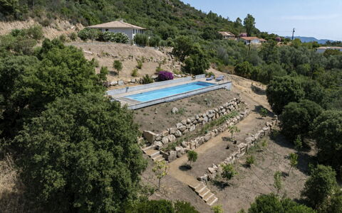 La Dorianzza: Piscine, Loisir, Des Loisirs, Vacances, Recours, Eco Hôtel, Caractéristique De L'Eau, Balancelle, Ville Resort