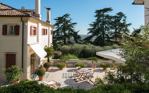 Galero: Maison, Domicile, Arbuste, Zone Résidentielle, Jardin, Biens, Hacienda, Balcon, Aménagement Paysager, Cour