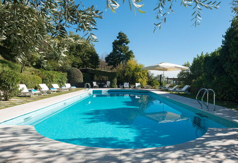 Galero: Piscine, Bleu, Mobilier De Jardin, Recours, Balancelle, Ombre, Eco Hôtel, Thermes, Parapluie, Aménagement Paysager