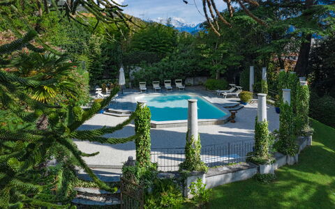 Camilla Villa: Piscine, Jardin, Ombre, Mobilier De Jardin, Aménagement Paysager, Recours, À Feuilles Persistantes, Eco Hôtel, Parapluie