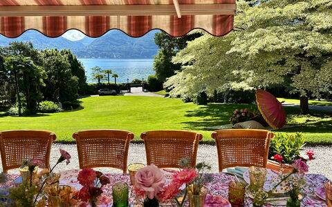 Camilla Villa: Meubles, Jardin, Mobilier De Jardin, Ombre, Tableau De Plein Air, Printemps, Chaise, Pelouse, Cour