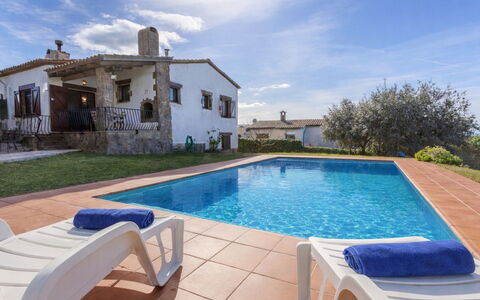 Villa Joan Salvat: Bleu, Ferme, Biens, Villa, Piscine, Hôtel