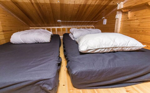 Kelokaltiokylä Mökki 58: Sol, Bois, Sol, Chambre, Lit, Parquet, Design Intérieur, Drap De Lit, Dur, Éclairage