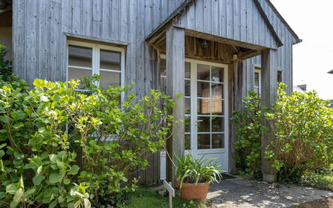 Cancale 615: Bois, Arbuste, Chalet, Porte, Domicile, Maison, Siding, Pot De Fleur, Jardin