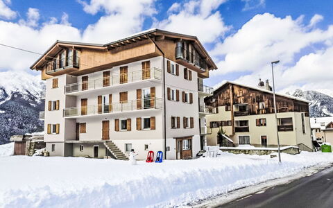 San Pietro Mountain Flat: Meubles, Ombre, Porche, Chaise, Mobilier De Jardin, Structure En Plein Air, Eco Hôtel, Balcon, Pergola, Plate-Forme
