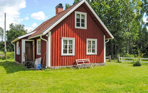 Torpet i Småland: Meubles, Ombre, Porche, Chaise, Mobilier De Jardin, Structure En Plein Air, Eco Hôtel, Balcon, Pergola, Plate-Forme